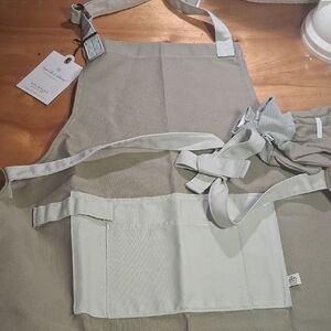 Hearth & Hand Apron And Glove Kids Set